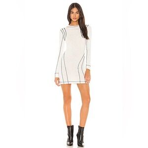SUPERDOWN Long Sleeve Dress

Jaylyn Mock Neck Mini Dress in Grey